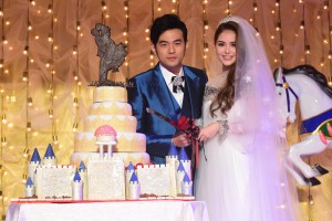 Jaychou Dream WEdding in Taiwan cake cutting