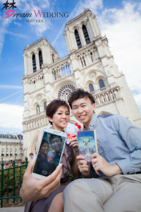 Dream Wedding Boutique Singapore Bridal Paris Europe Prewedding Photoshoot professional photography 21 selfie at notre dame cathedral with our hello kitty and books