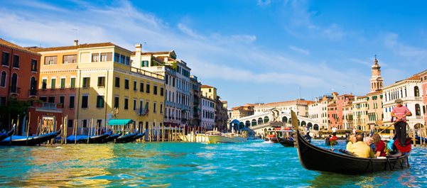 Venice europe pre wedding photoshoot dreamwedding boutique singapore bridal package and wedding gown rental Italy 1