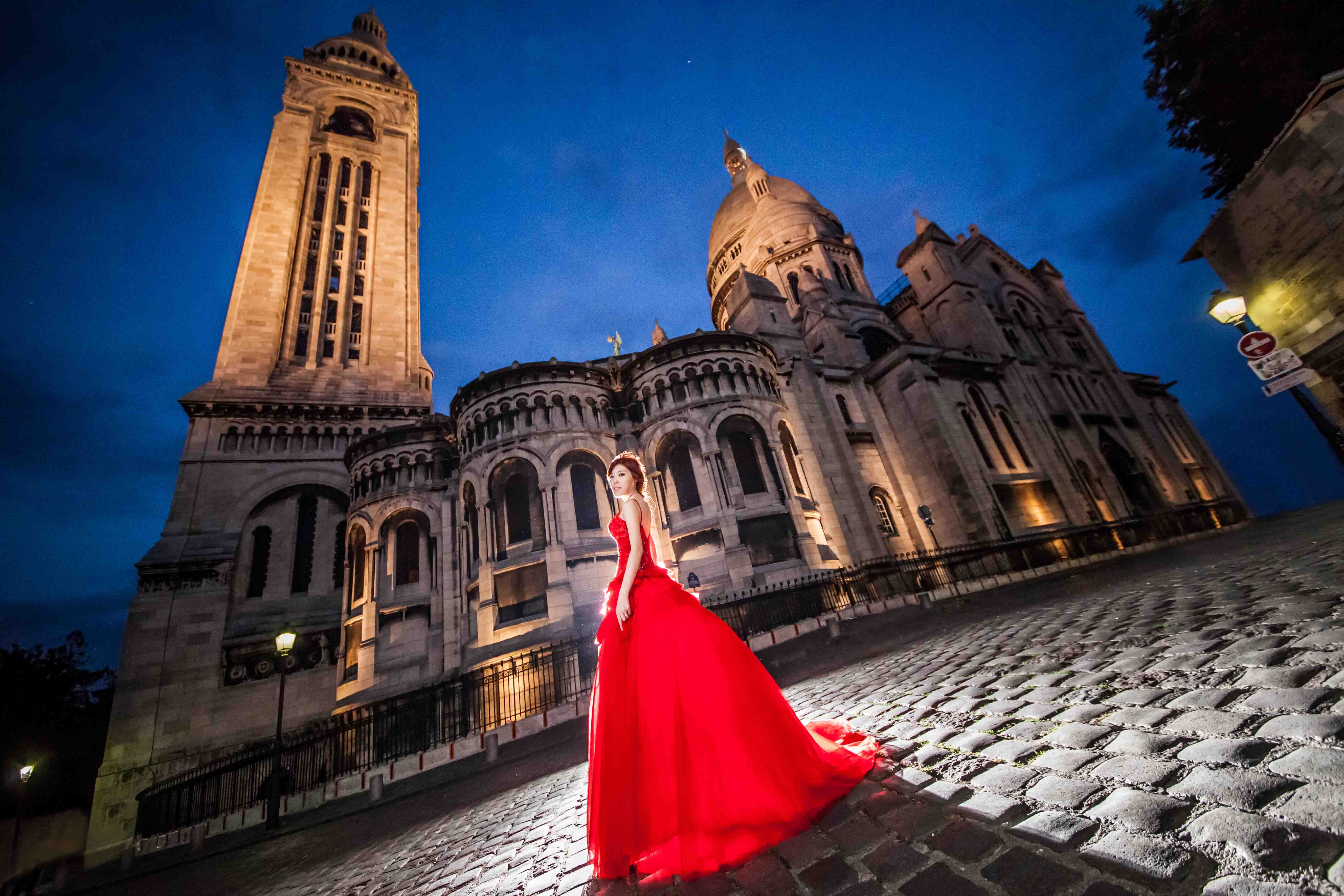 saint sacre coeur church paris pre wedding photoshoot dream wedding boutique singapore bridal destination engagement photoshoot