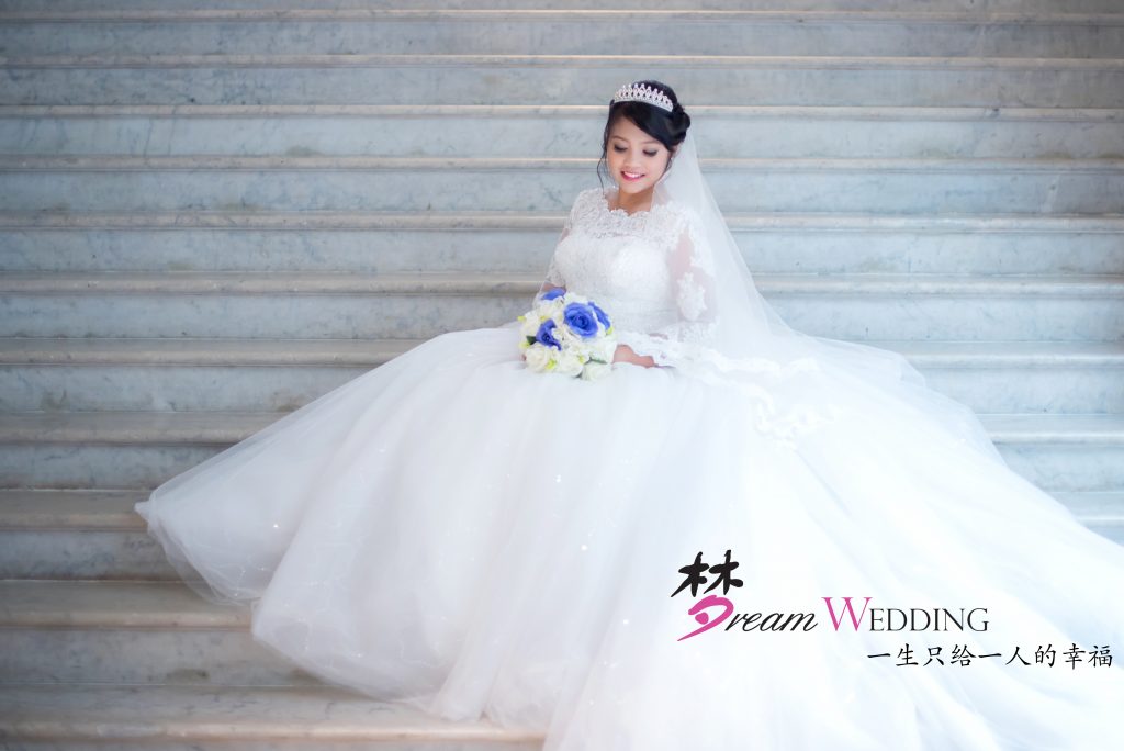 White clearance gown marriage